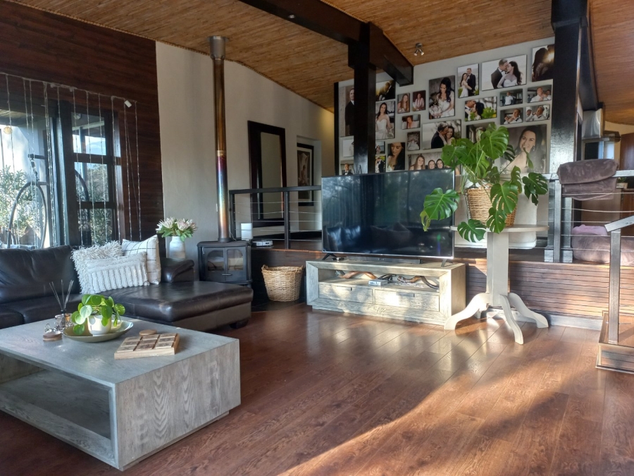 4 Bedroom Property for Sale in Hoekwil Western Cape